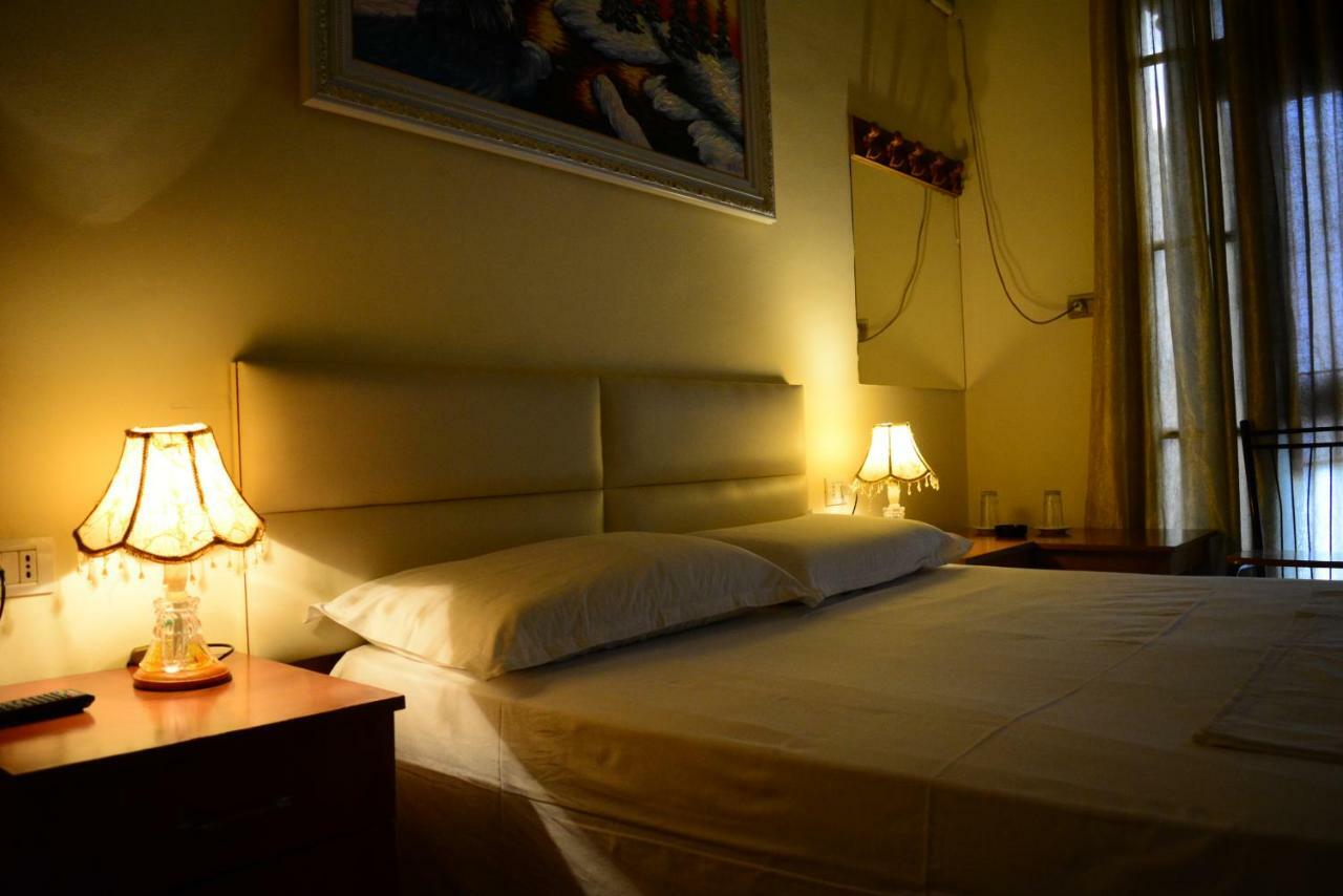 Hotel Republika Τίρανα Εξωτερικό φωτογραφία