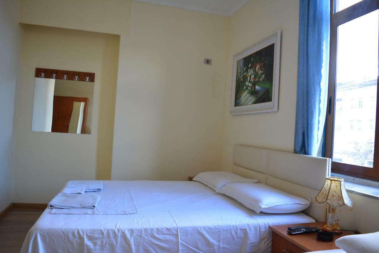 Hotel Republika Τίρανα Εξωτερικό φωτογραφία
