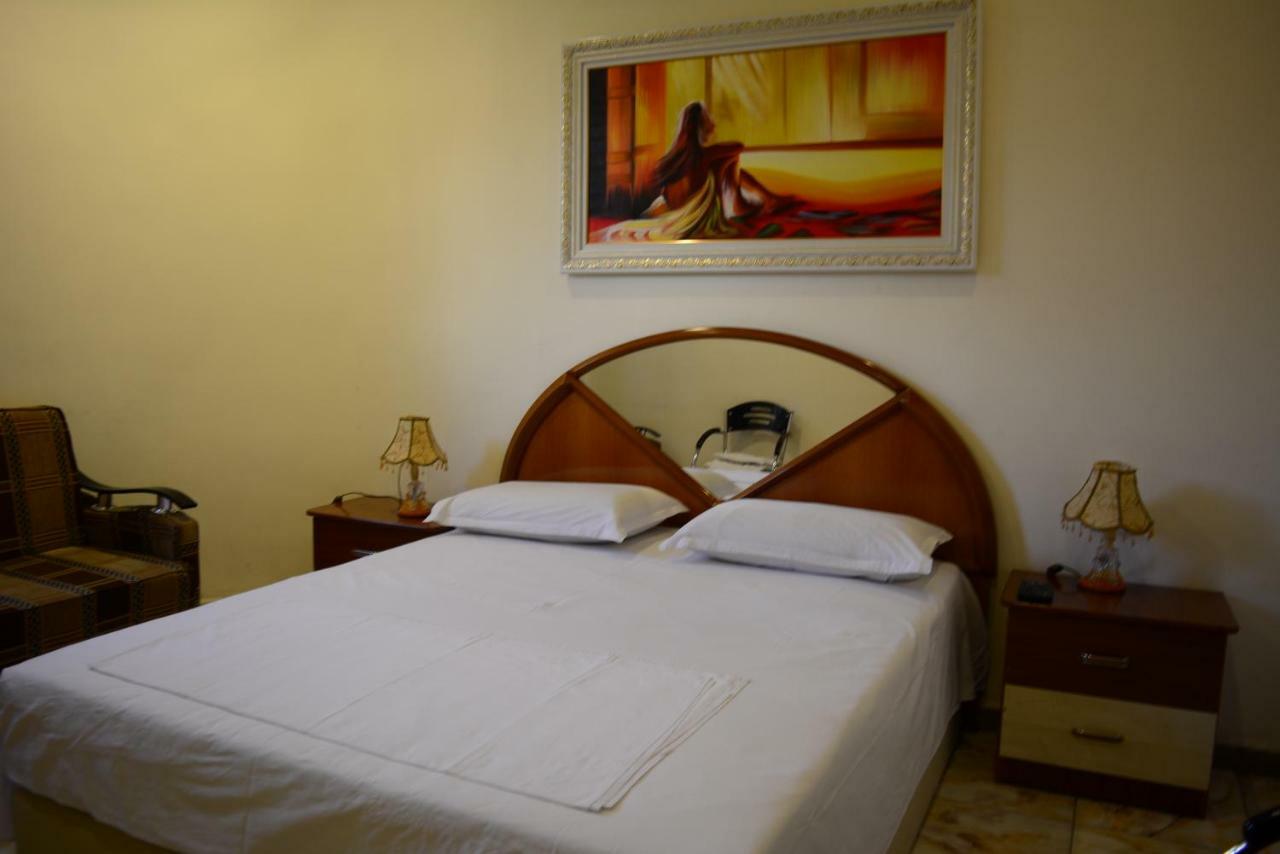 Hotel Republika Τίρανα Εξωτερικό φωτογραφία